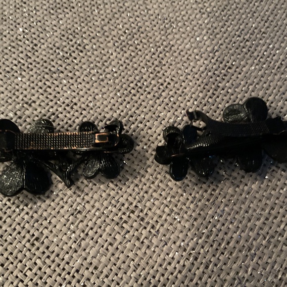 Plastic barrettes with pearl and rhinestones - Picture 3 of 3